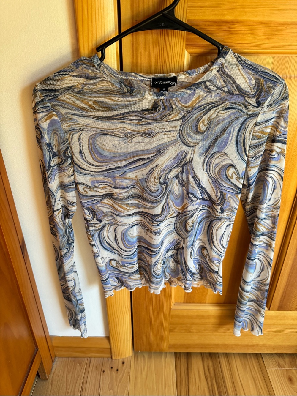 Originality Blue Marble Long Sleeve Crewneck Top